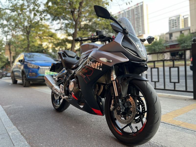 二手贝纳利龙卷风 Tornado 302R