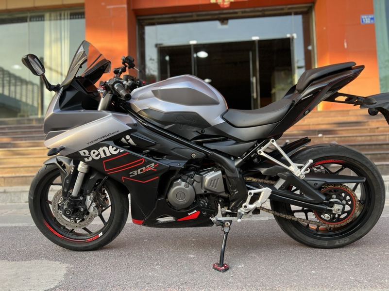二手贝纳利龙卷风 Tornado 302R