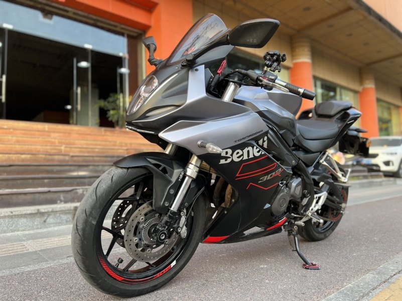 二手贝纳利龙卷风 Tornado 302R