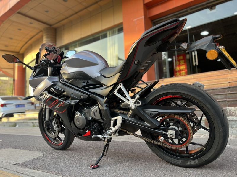 二手贝纳利龙卷风 Tornado 302R