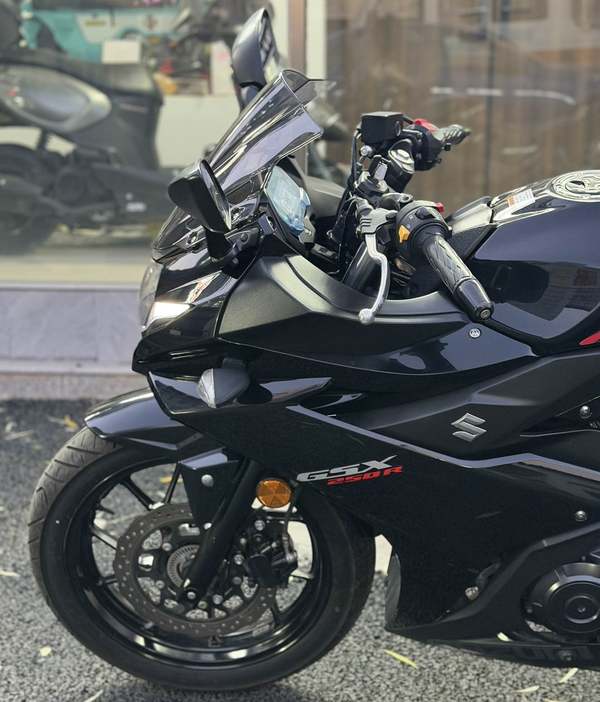 二手豪爵铃木GSX250R