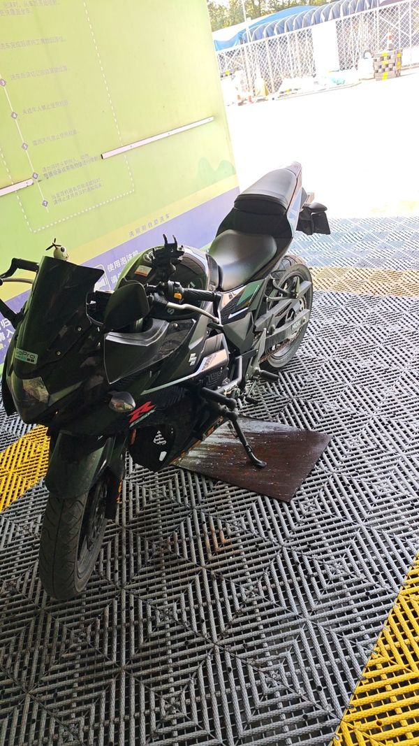 二手豪爵铃木GSX250R