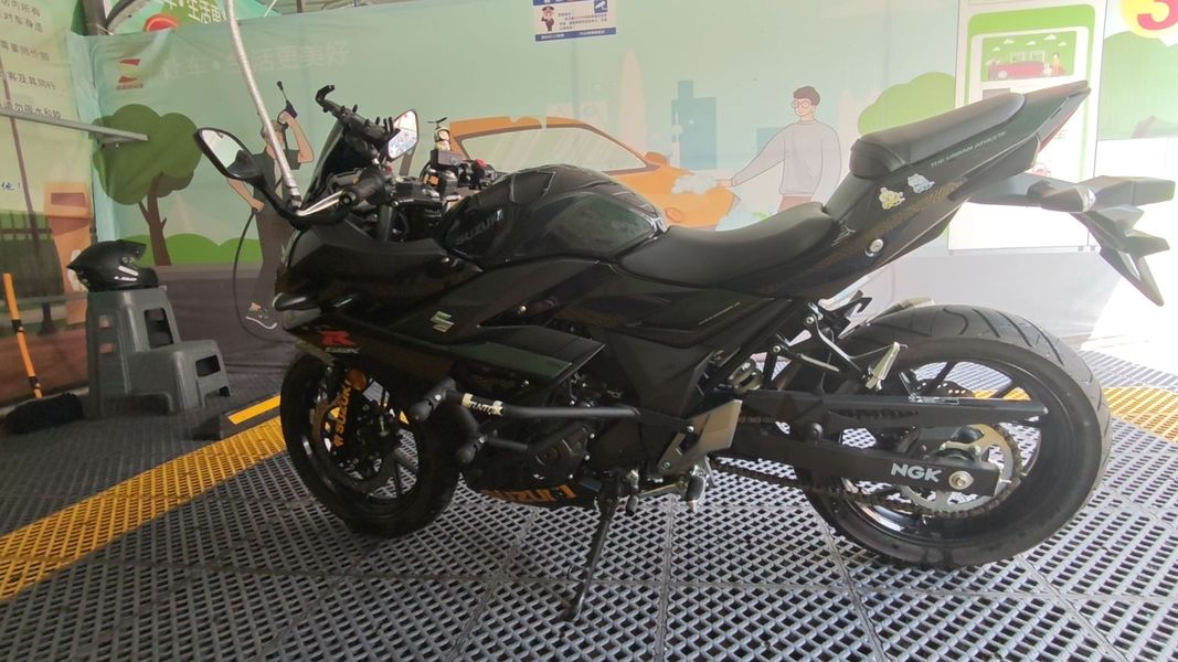 二手豪爵铃木GSX250R