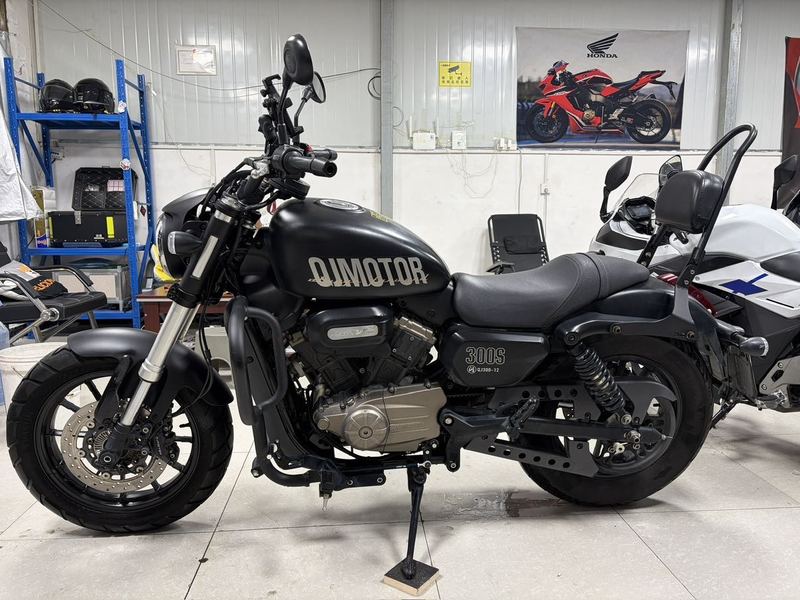 二手QJMOTOR闪300