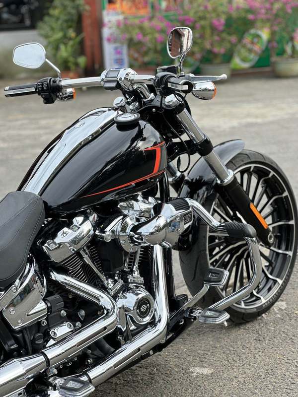 二手哈雷戴维森突破者 Breakout