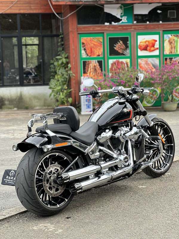 二手哈雷戴维森突破者 Breakout