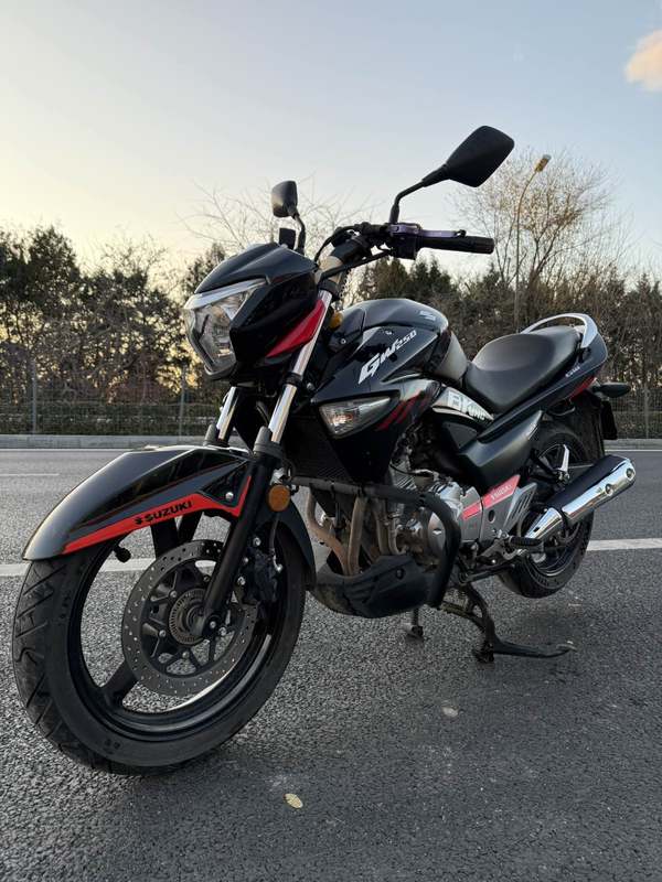 二手豪爵铃木骊驰 GW250