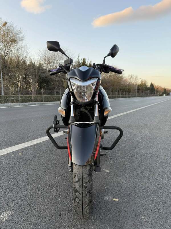 二手豪爵铃木骊驰 GW250