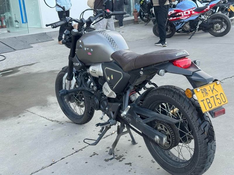 二手五羊本田鸷道 CB190SS