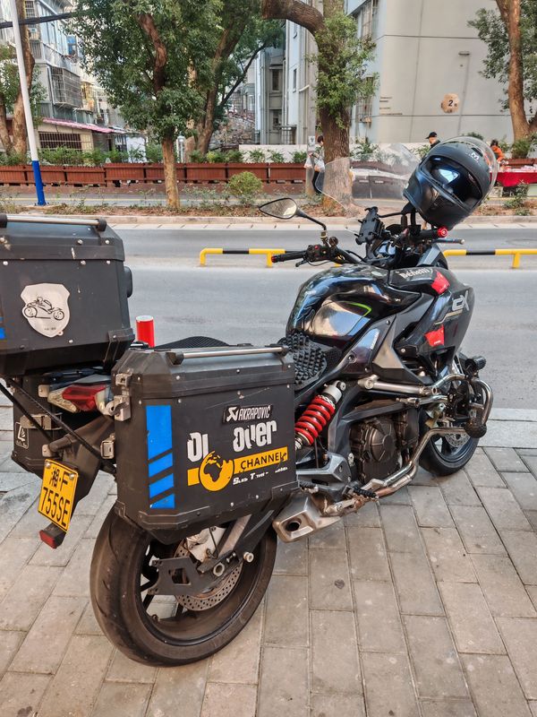 二手贝纳利600GC