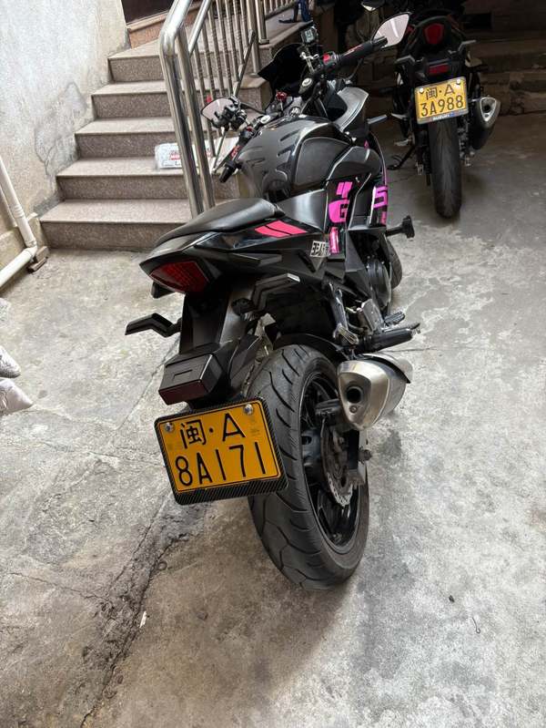 二手豪爵铃木GSX250R