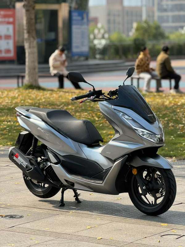 二手五羊本田PCX