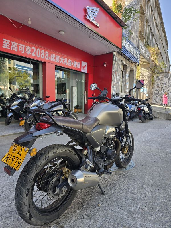 二手五羊本田鸷道 CB190SS