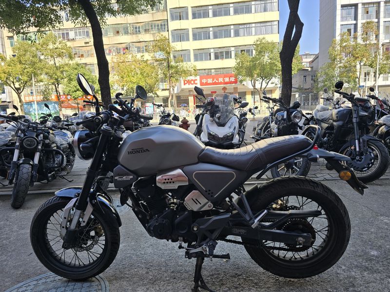 二手五羊本田鸷道 CB190SS