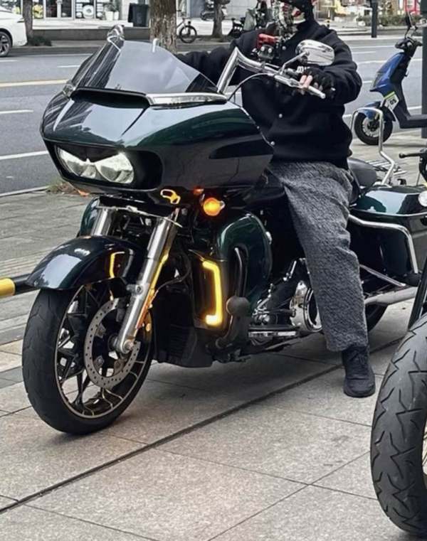 二手哈雷戴维森公路滑翔 Road Glide