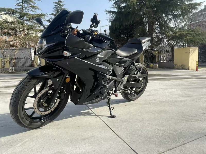 二手豪爵铃木GSX250R