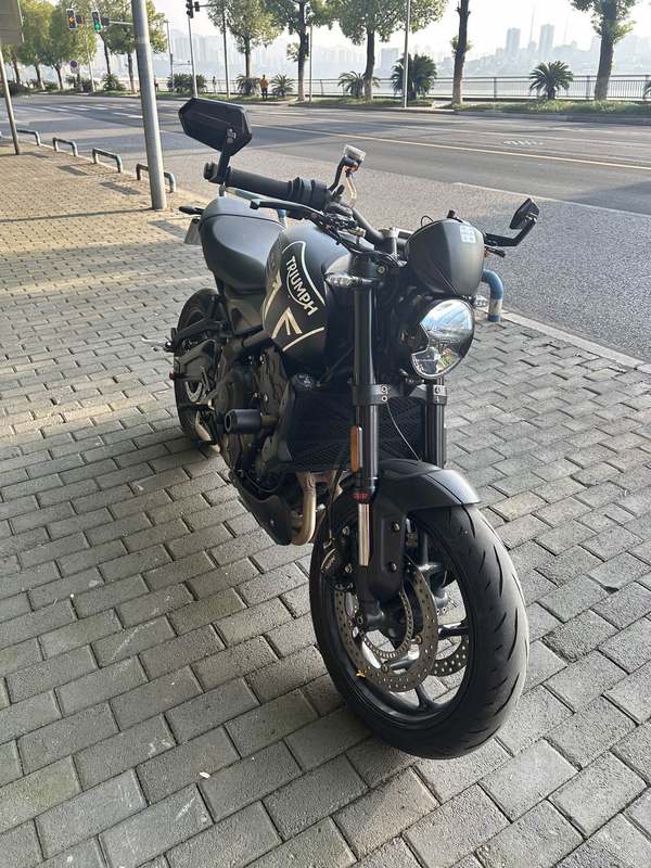 二手凯旋Trident 660