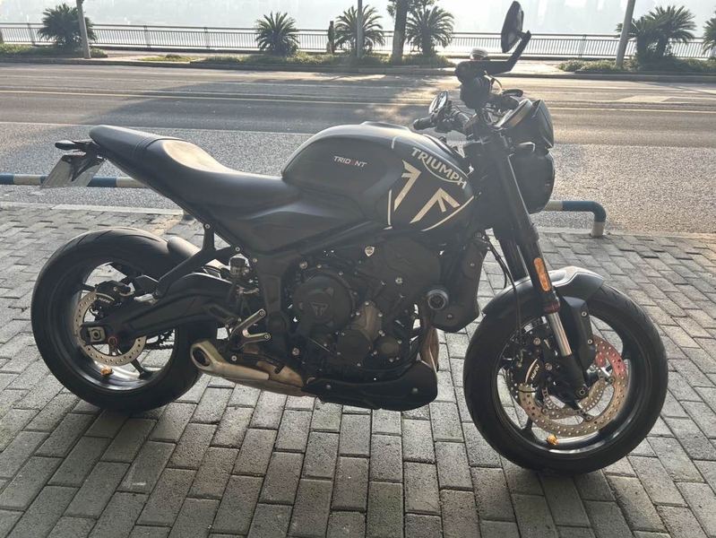 二手凯旋Trident 660