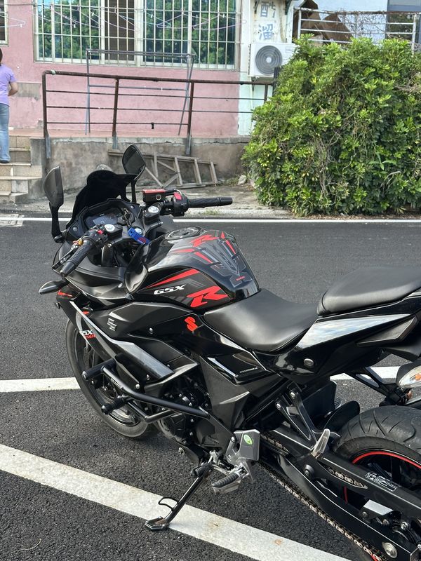 二手豪爵铃木GSX250R