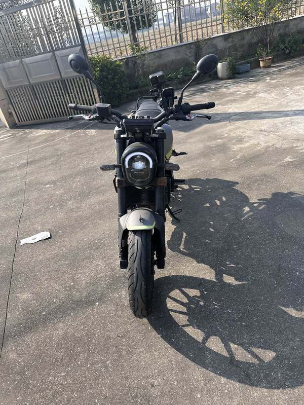 二手贝纳利幼狮 Leoncino 250