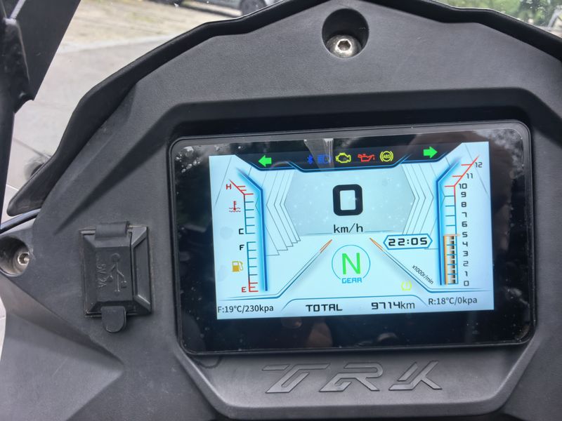 二手贝纳利金鹏 TRK502