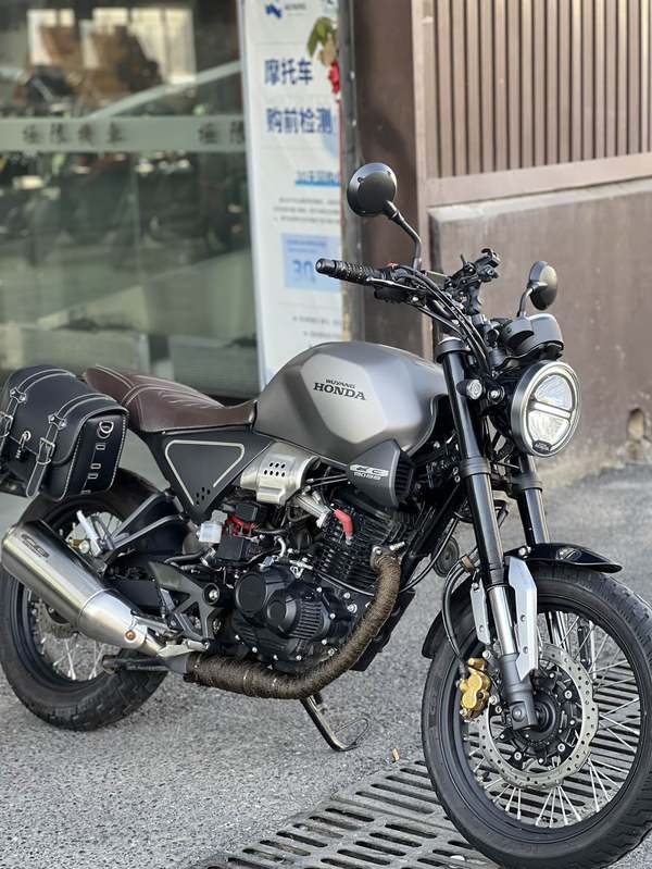 二手五羊本田鸷道 CB190SS