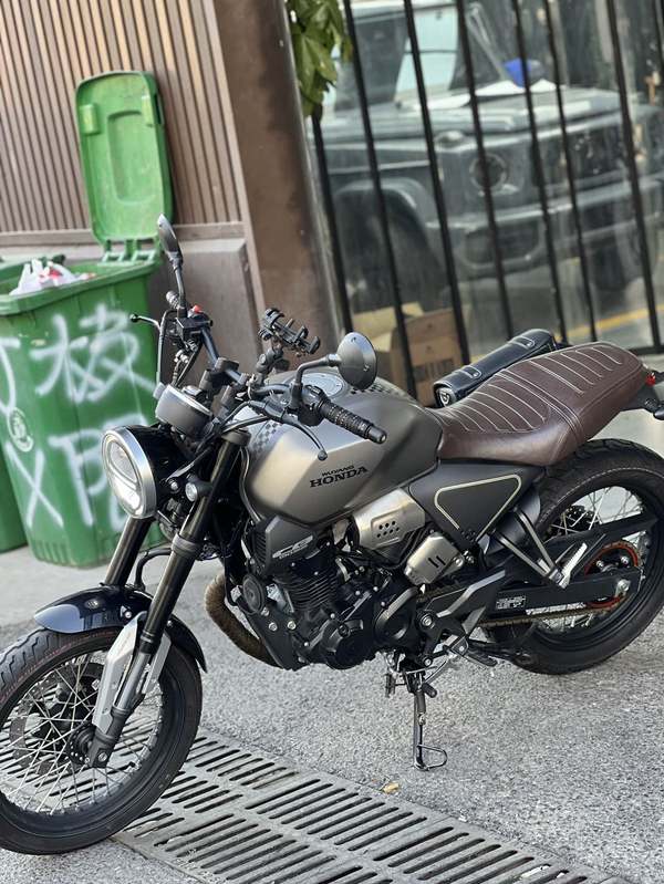 二手五羊本田鸷道 CB190SS