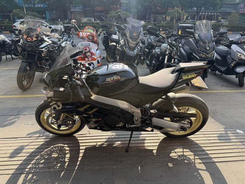 二手阿普利亚RSV4
