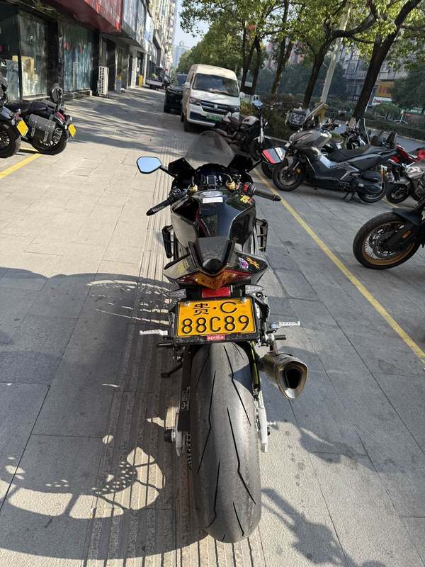 二手阿普利亚RSV4