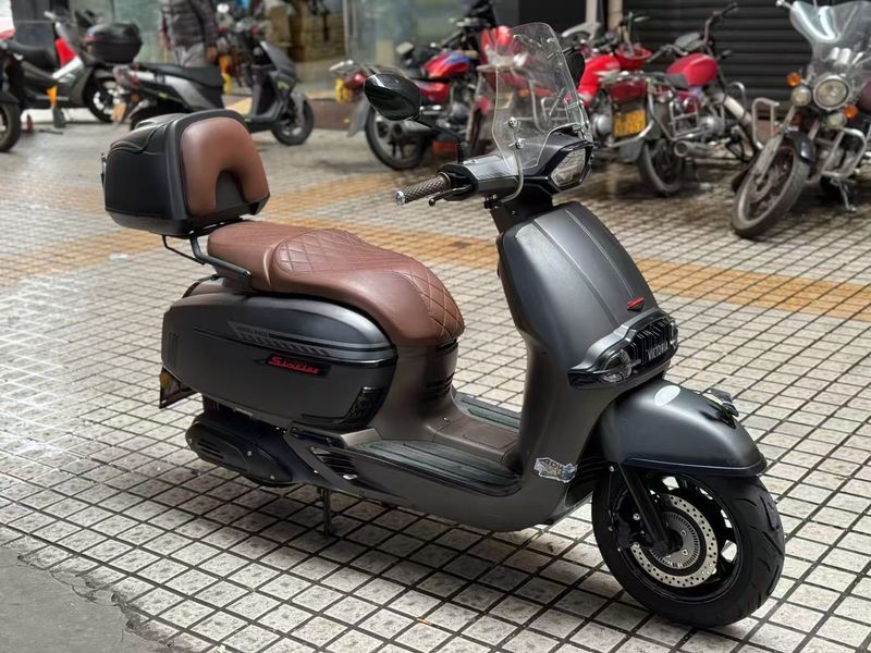 二手维多利亚Sixties 250Si