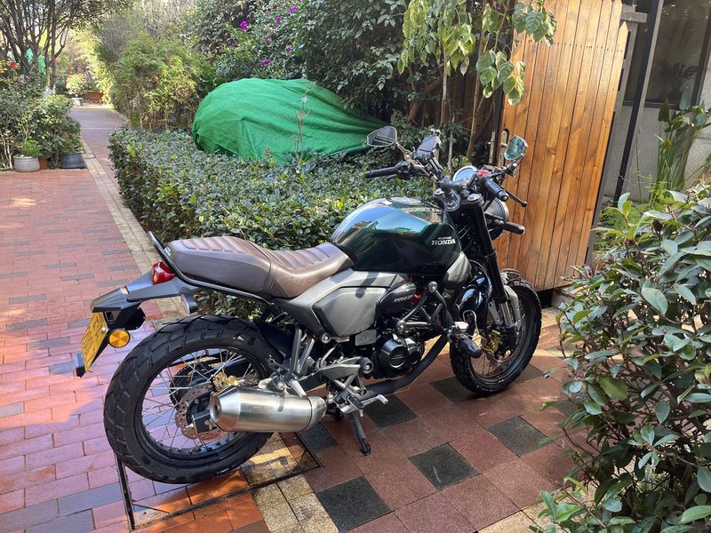 二手五羊本田鸷道 CB190SS