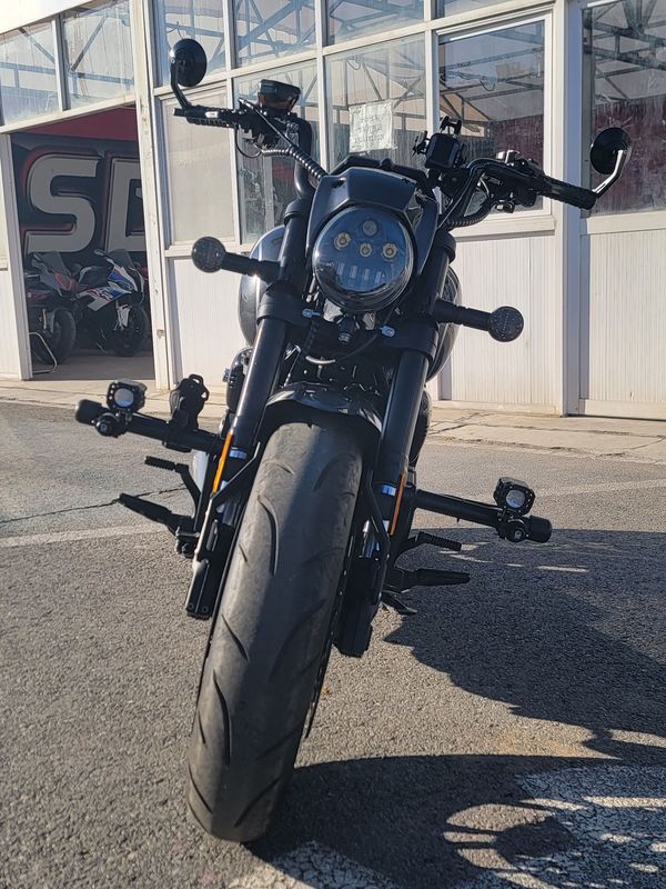 二手香帅金刚狼800S