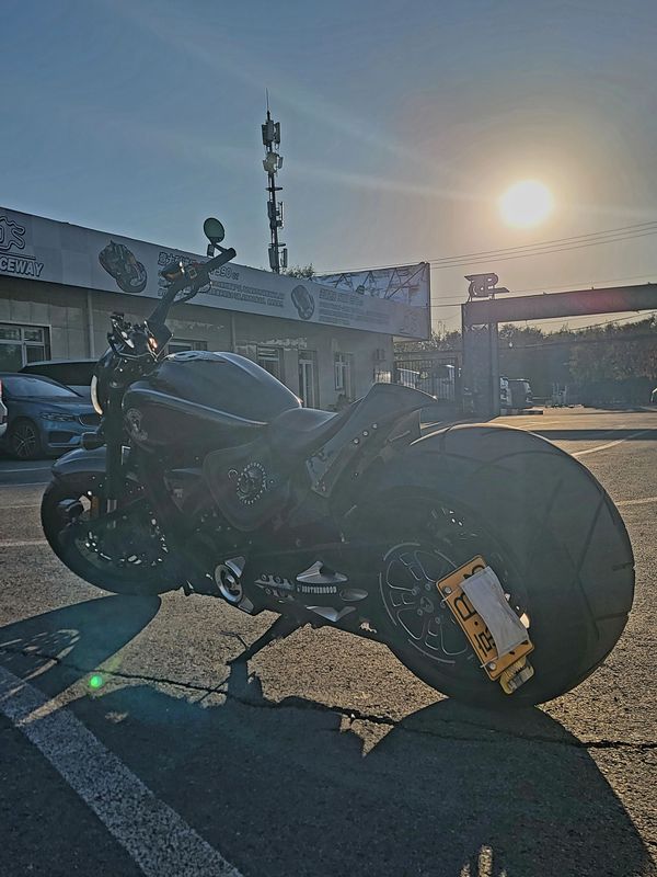 二手香帅金刚狼800S