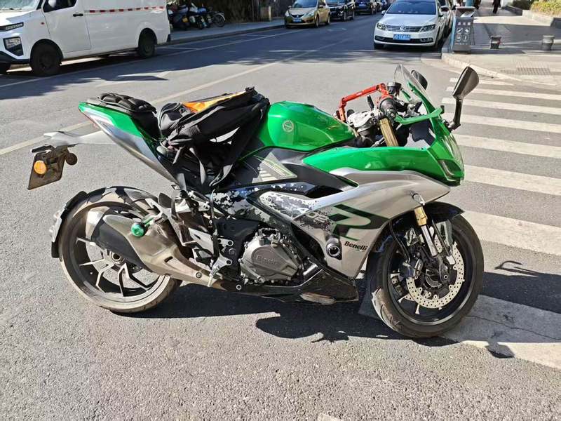 二手贝纳利龙卷风 Tornado 402R