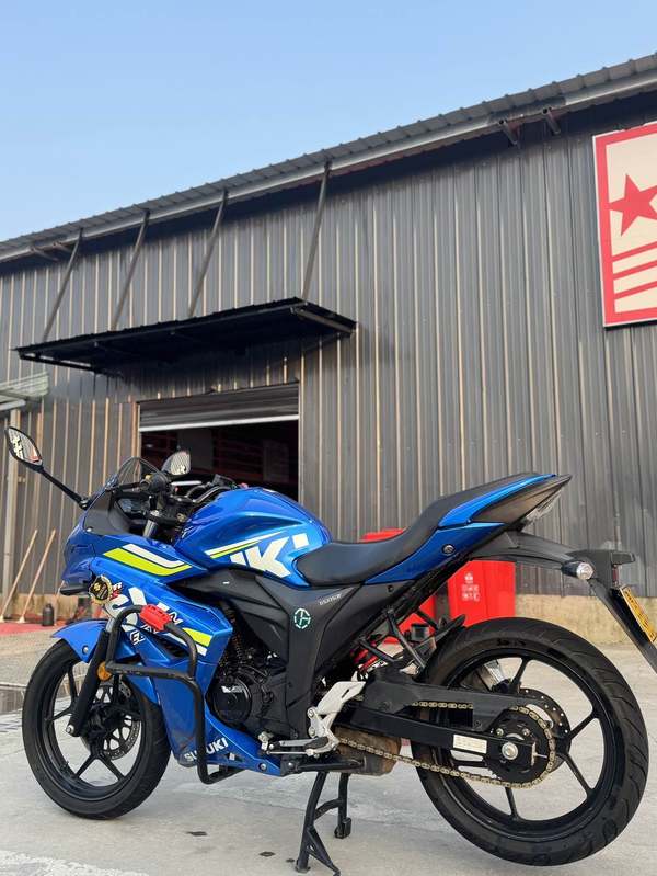 二手济南铃木极客飒 Gixxer 155