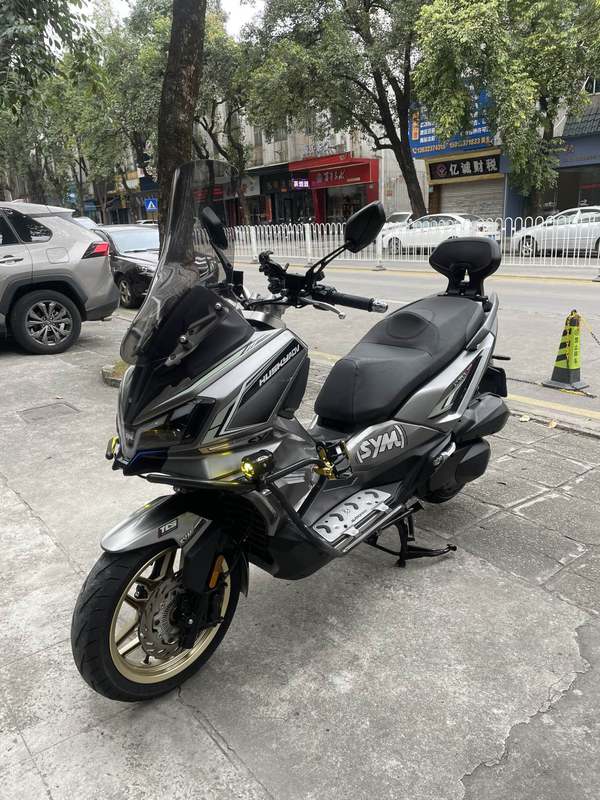 二手三阳哈士奇 Husky ADV300