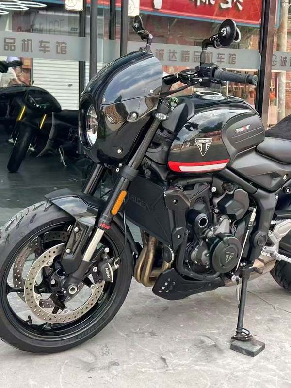 二手凯旋Trident 660