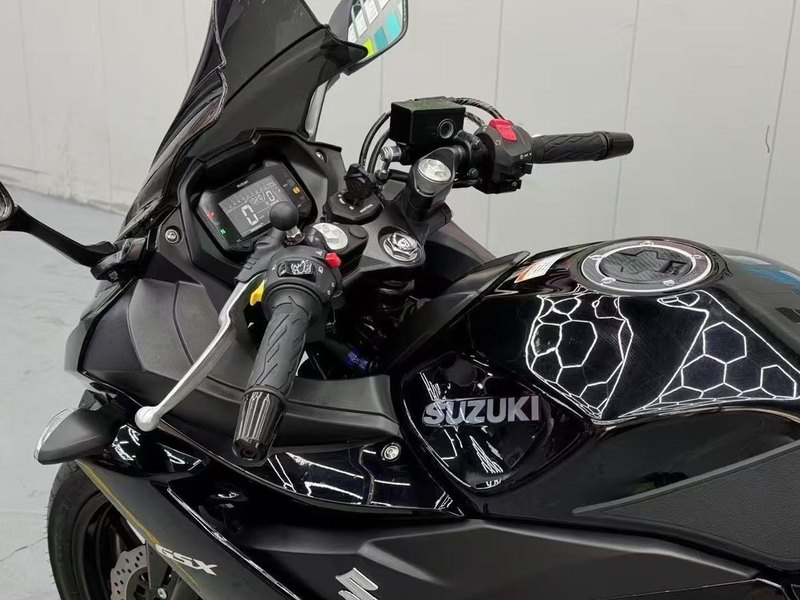 二手豪爵铃木GSX250R