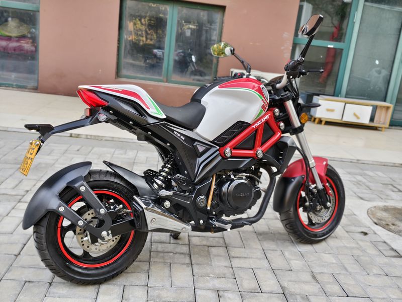 二手银钢小怪兽150