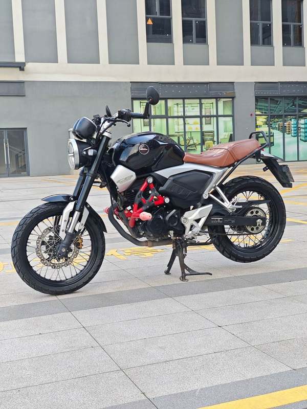 二手五羊本田鸷道 CB190SS