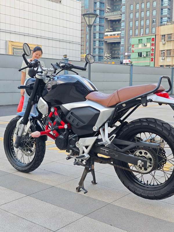 二手五羊本田鸷道 CB190SS