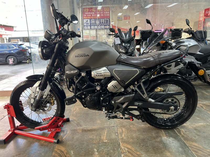 二手五羊本田鸷道 CB190SS