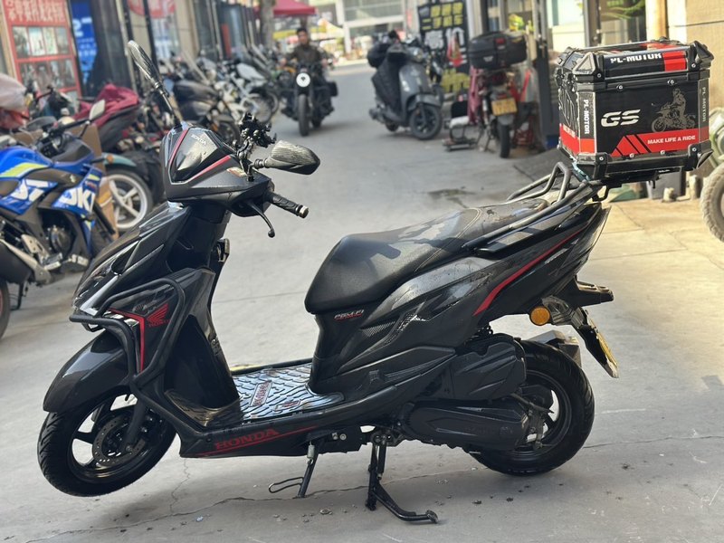 二手新大洲本田裂行 RX125Fi