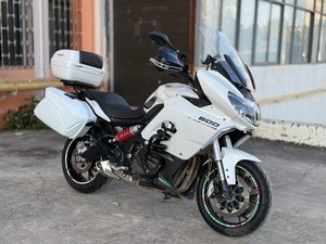 二手贝纳利600GC