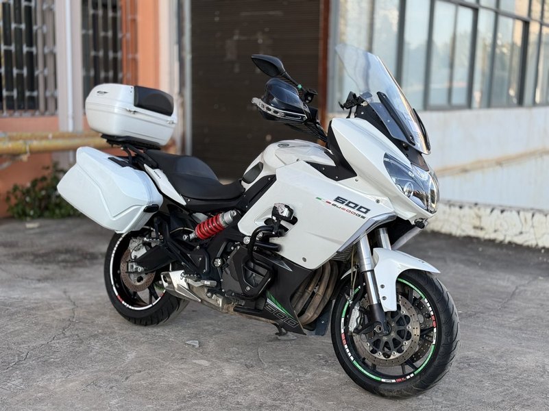 二手贝纳利600GC