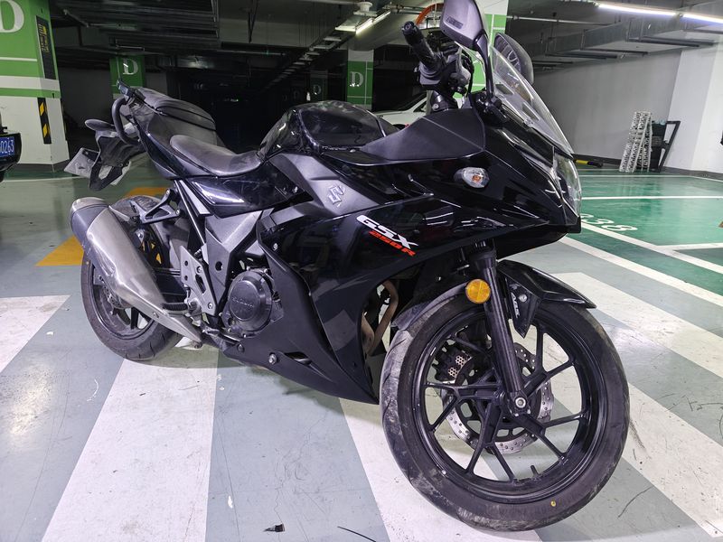 二手豪爵铃木GSX250R
