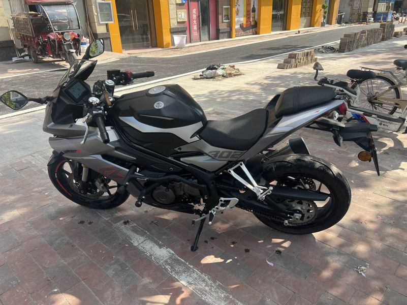 二手贝纳利龙卷风 Tornado 302R