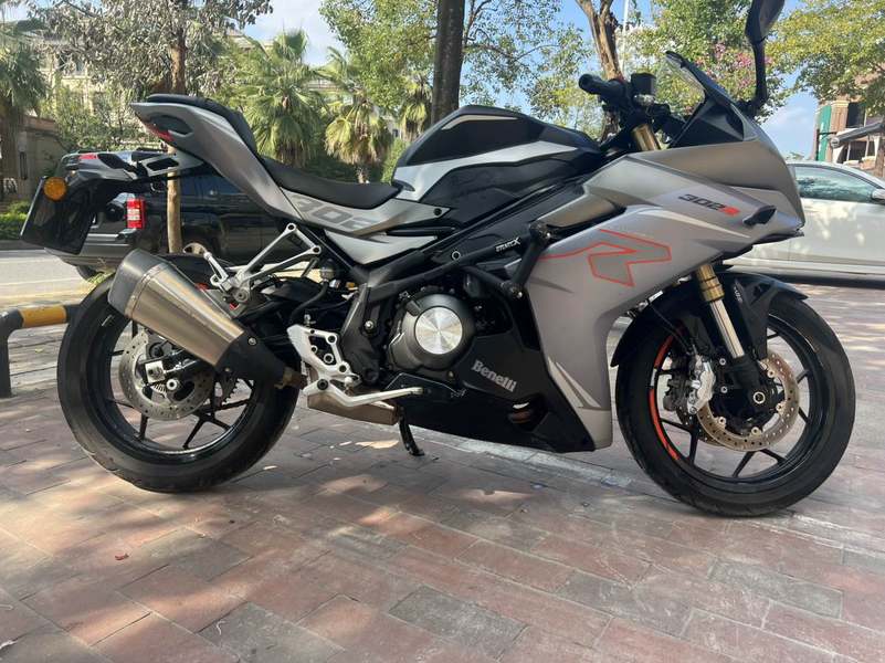 二手贝纳利龙卷风 Tornado 302R