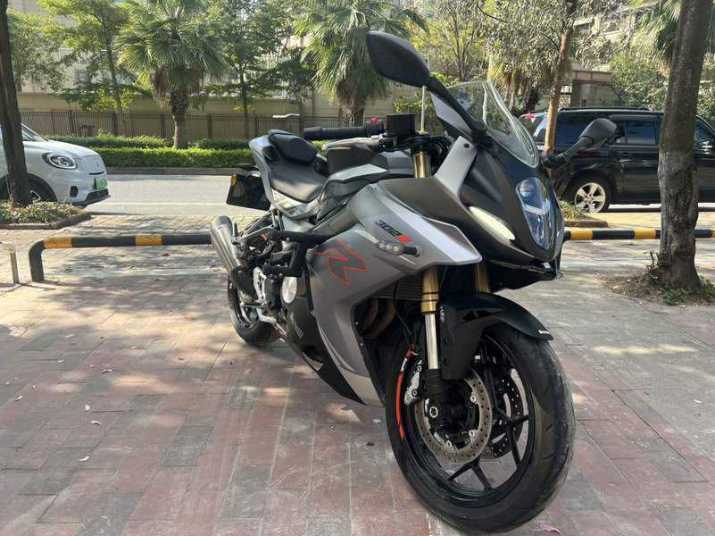 二手贝纳利龙卷风 Tornado 302R