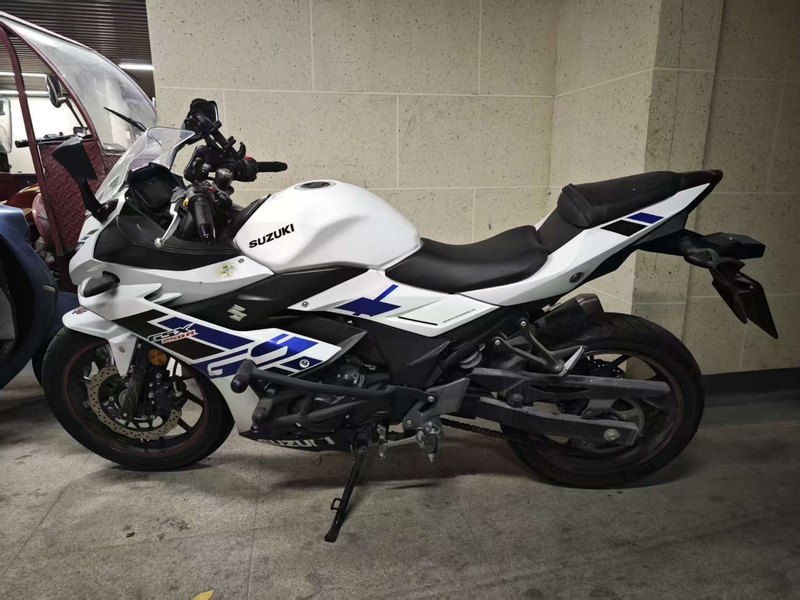 二手豪爵铃木GSX250R